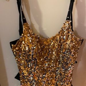 Sexy gold top
